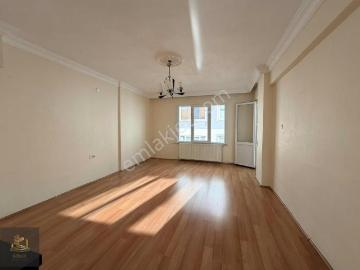 Bölge Emlak'tan Alt Kaynarcada Merkezi Konumda Kiralık 2+1 Daire