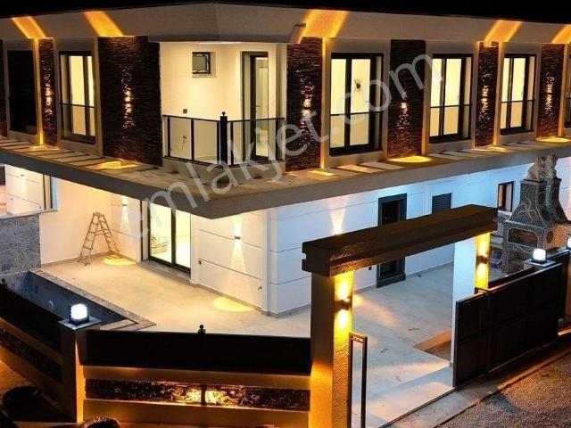 Bölgenin En Güzeli, Müstakil Havuzlu, Otoparklı Lüx 3+1 Villa