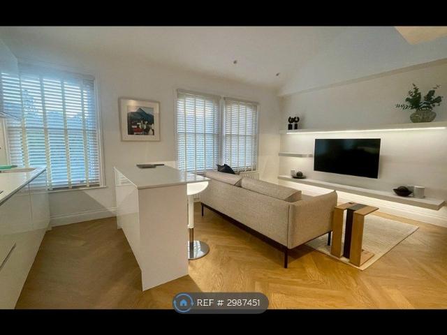 Bolingbroke Grove, London SW11, 1 bed flat to rent, £3,000 pcm | PrimeLocation