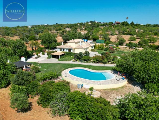BOLIQUEIME Moradia com 5 Quartos Terreno de 18.350m