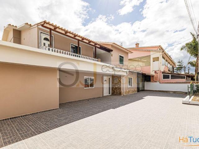 Boliqueime Arrendamento Anual Moradia Isolada com 10 Suites | 26094095074