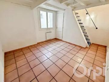 Bollène 84500 Location appartement 1 pièce t1 au dernier étage