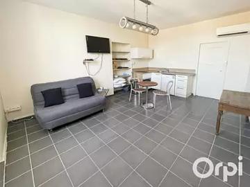 Bollène 84500 Location appartement 2 pièces t2 au dernier étage