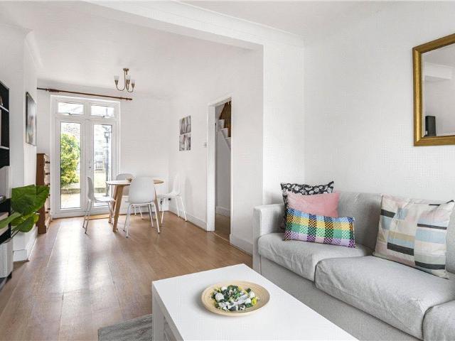 Bollo Lane, Chiswick, London, W4 3 bed terraced house to rent £3,100 pcm £715 pw