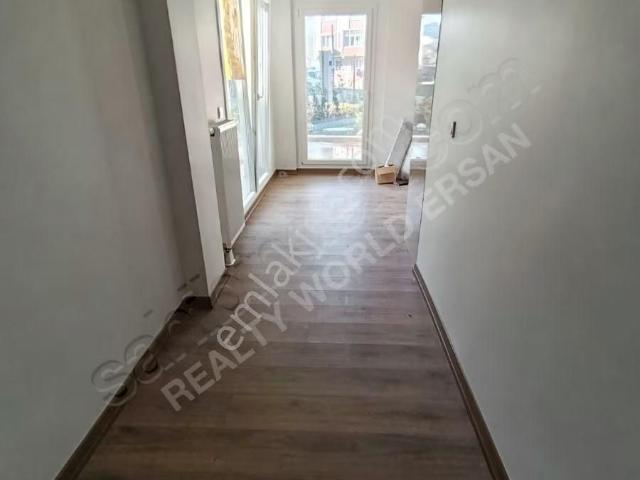 Bolluca'da Güvenlikli Otoparklı Sitede 1+1 Kiralık
