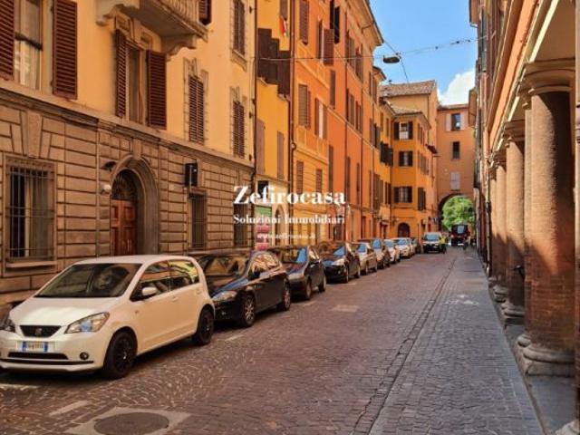 Bologna Zona Universitaria Trilocale arredato per studenti