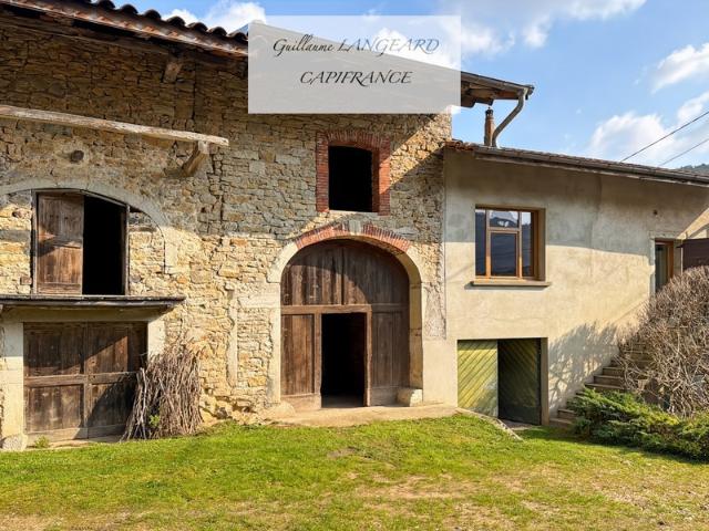 Bolozon 01 Authentique maison en pierres 133 m² – 5 ch – terrain 3200 m² – Dépendances et caves voutées