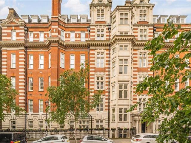 Bolsover Street, London W1W 2 bed flat to rent £5,997 pcm £1,384 pw