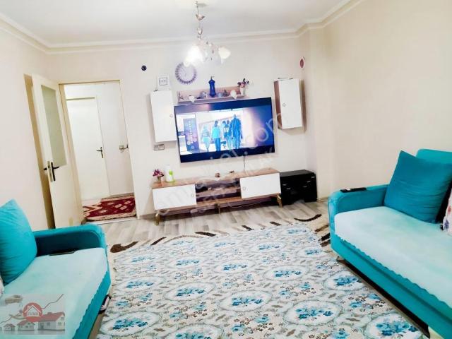 Bor Tokide Satılık 3+1 Kombili Dairesite İçerisinde 2.kat 125 M²