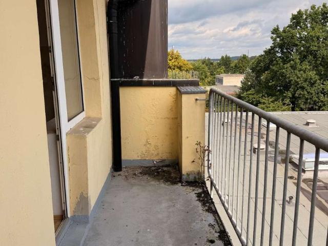 Borbeck Mitte. Direkt auf der Einkaufsstrasse, gegenüber Krankenhaus. Mit Balkon