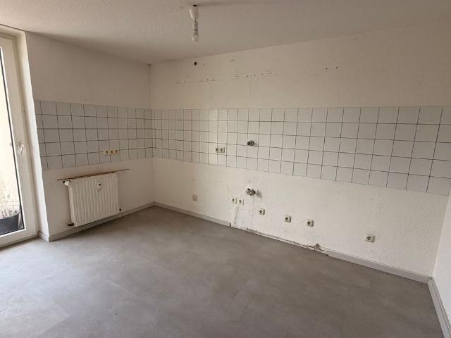 Borbeck Mitte. Direkt auf der Einkaufsstrasse, gegenüber Krankenhaus. Mit Balkon