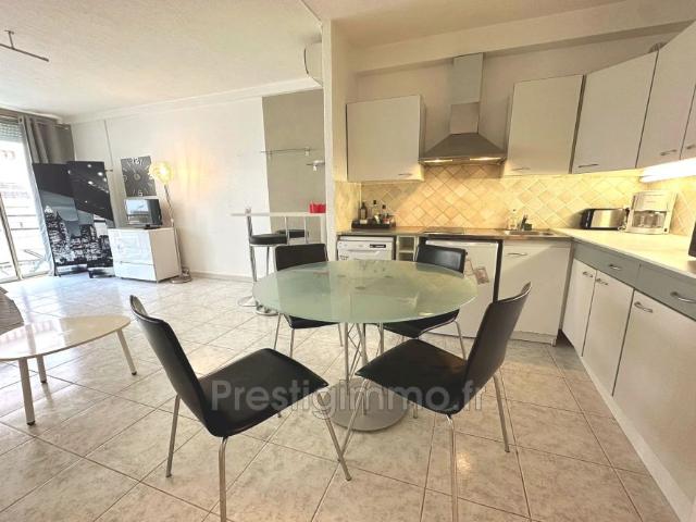 Bord de mer, Location appartement 1 pièce 38 m²