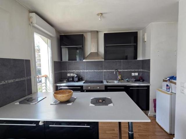 Appartement 3 pièces de 65 m² avec balcon 2 places de parking en sous sol, Bord de Seine