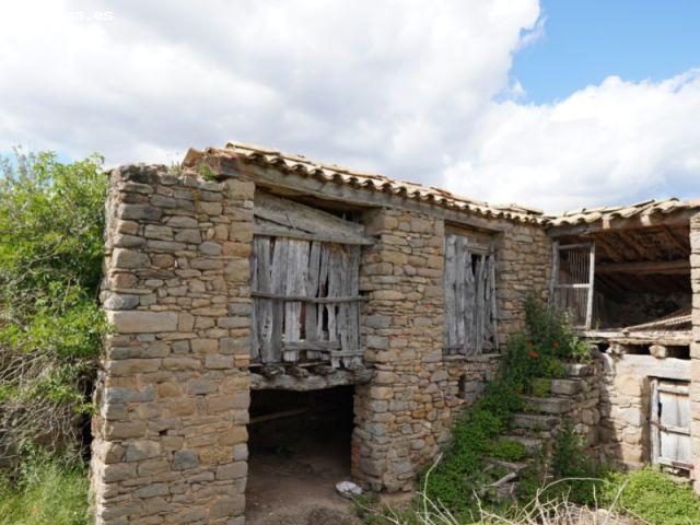 Borda urbana para rehabilitar en plena naturaleza