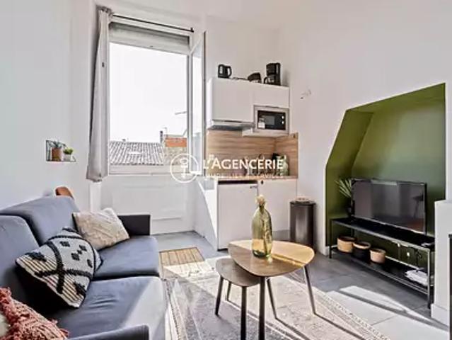 Bordeaux 33000 Location appartement 1 pièce t1 au dernier étage