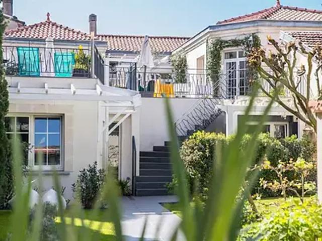 Bordeaux 33800 Achat / Vente maison 9 pièces t9 parking