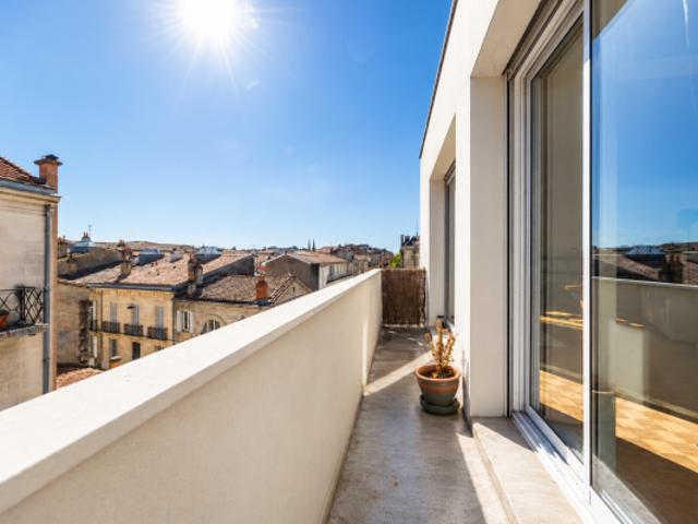 Bordeaux appartement très lumineux, 2 chambres, balcons