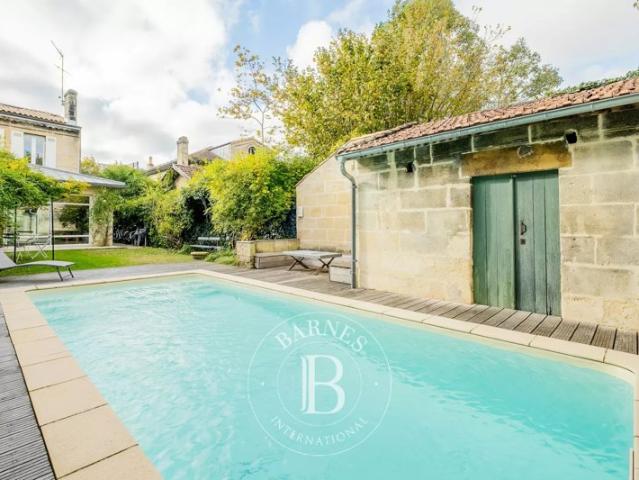 Le Bouscat Barrière du Médoc Maison familiale de 250 m² Jardin Piscine Stationnements