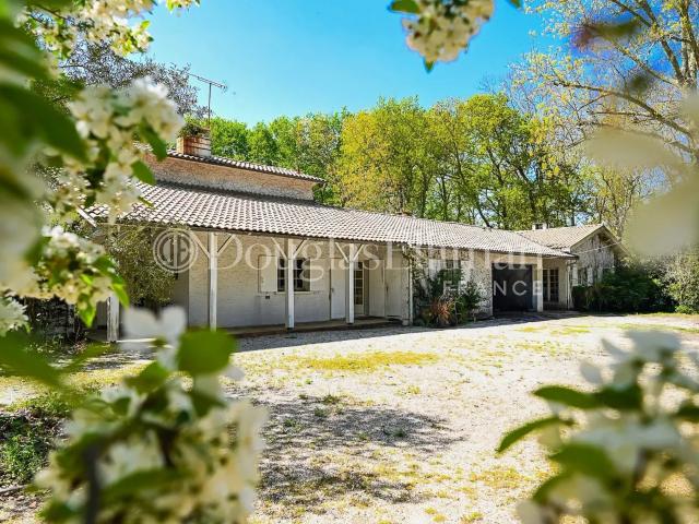 BORDEAUX BLANQUEFORT Maison familiale 340m² Blanquefort