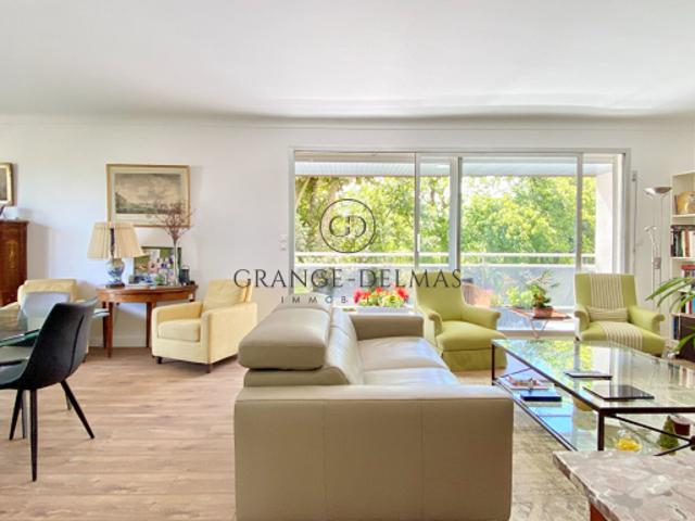 BORDEAUX CAUDÉRAN CENTRE Appartement rénové avec ascenseur, 3 chambres, terrasse et garage