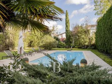 Bordeaux Caudéran Maison de 215 m² Piscine Garage Stationnements