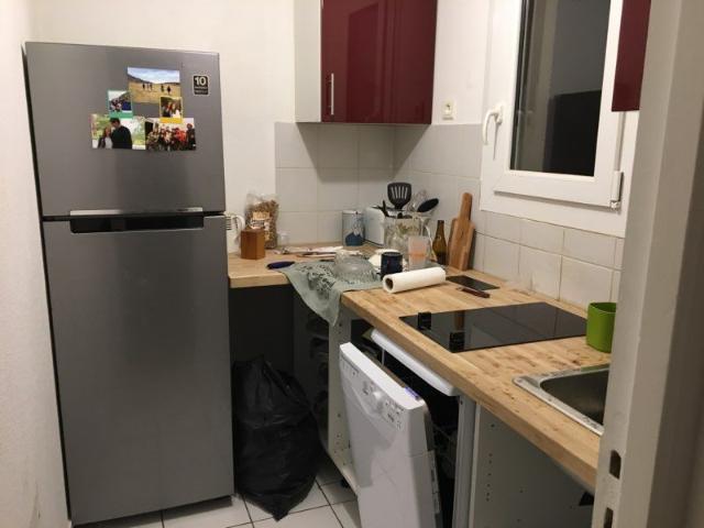 BORDEAUX / CHARTRONS T2 MEUBLE CALME LUMINEUX ET EN TRES BON ETAT