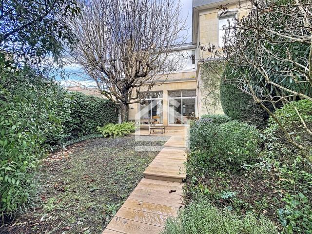 BORDEAUX CROIX BLANCHE Maison spacieuse 373 m2 au sol. 314m² Bordeaux