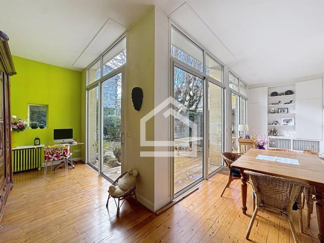 Bordeaux Croix Blanche Maison spacieuse 373 m2 au sol. 314m² Bordeaux