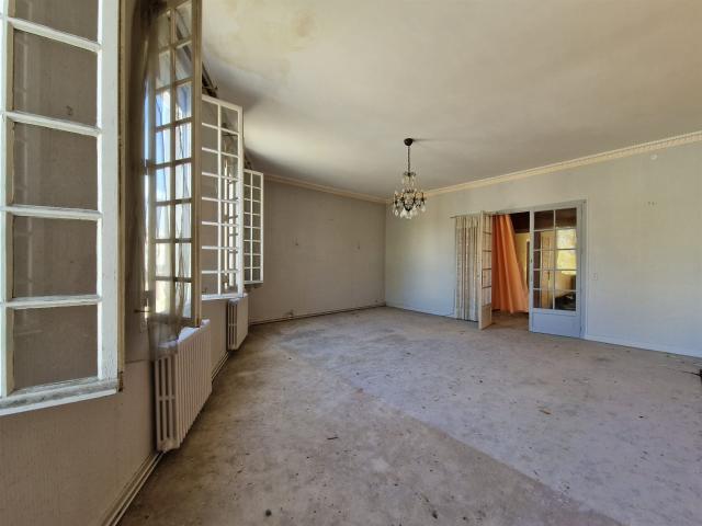 Bordeaux Croix Blanche Beau plateau à réhabiliter 45m² Bordeaux
