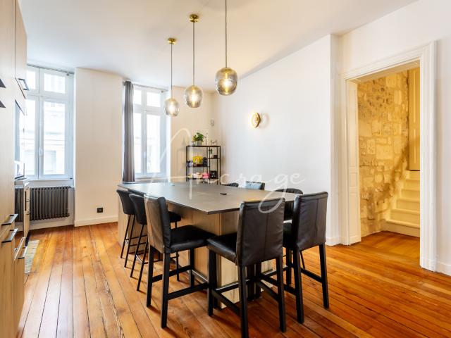 BORDEAUX HYPER CENTRE GRAND THEATRE APPARTEMENT 3 CHAMBRES