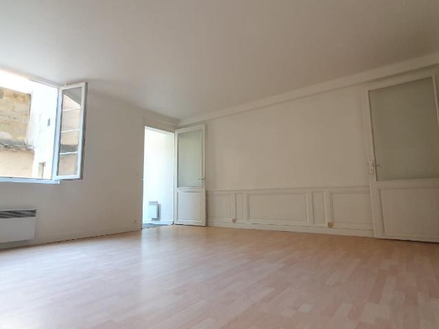 Bordeaux Hyper Centre T2 dans immeuble pierre 57m² Bordeaux