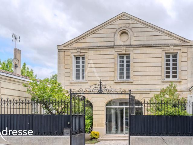 BORDEAUX JARDIN PUBLIC Magnifique maison pierre avec garage et extérieurs