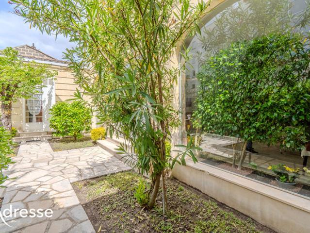 BORDEAUX JARDIN PUBLIC Magnifique maison pierre avec garage et extérieurs