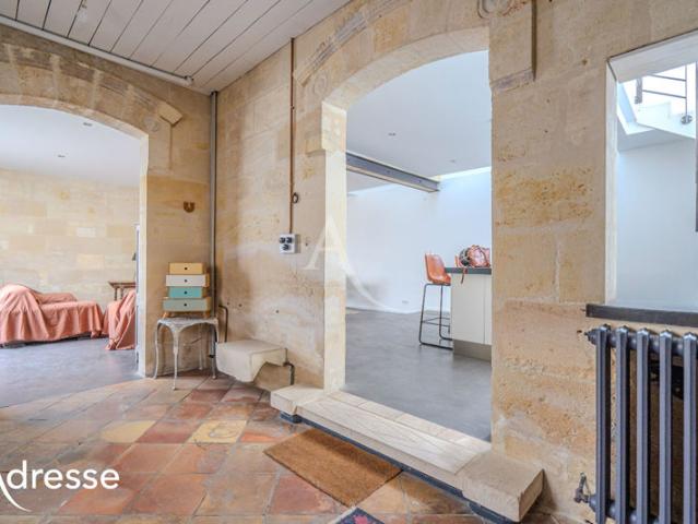 BORDEAUX JARDIN PUBLIC Maison type loft de 128m² aux prestations conservées