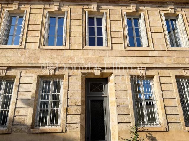 BORDEAUX JARDIN PUBLIC / CHARTRONS Maison de ville avec p. 330m² Bordeaux