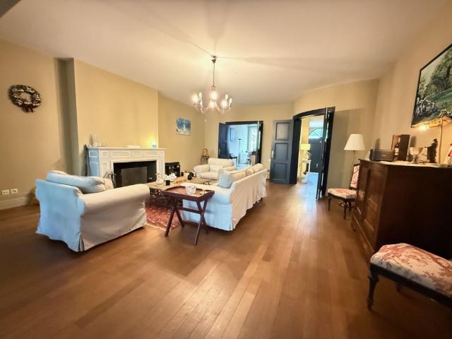 BORDEAUX JUDAIQUE / Saint SEURIN Maison de 260M² + JARDIN + GARAGE