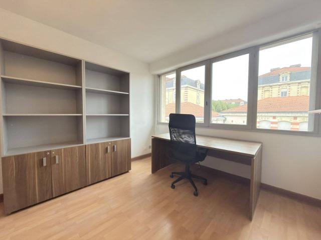 BORDEAUX ORNANO STUDIO MEUBLÉ DE 30,45 M² AVEC CELLIER