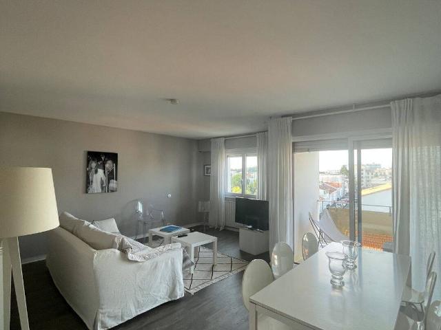 BORDEAUX PARC BORDELAIS:GRAND T2 RENOVE MEUBLE AVEC BALCON ET PA