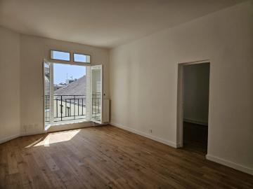 Bordeaux Quinconces Lumineux et Grand T2 de 54,11 m2 C