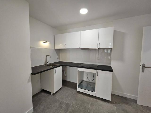 Bordeaux Quinconces Lumineux et Grand T2 de 53,03 m2 Chauf