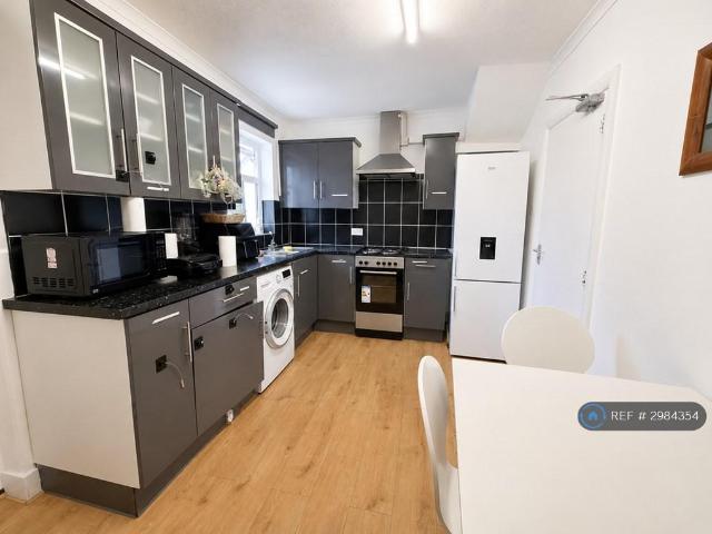 Bordergate, Mitcham, CR4 1 bed in a house share to rent £950 pcm £219 pw