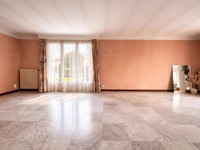 BORDES Maison de plain pied avec piscine