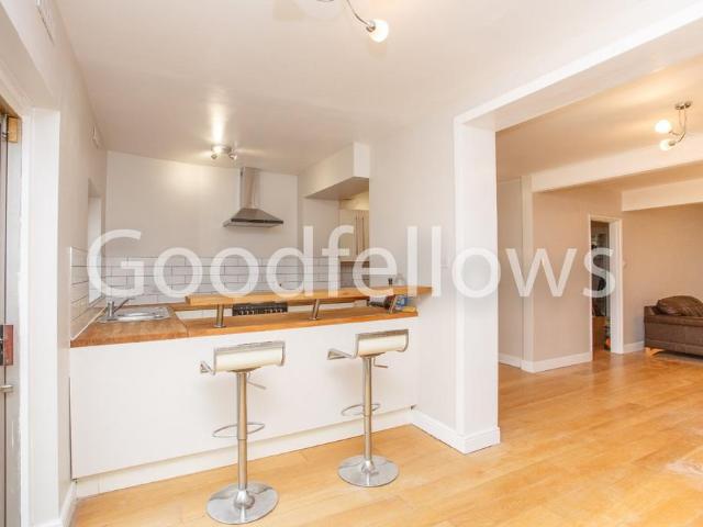 Bordesley Road, Morden SM4 3 bed house to rent £2,350 pcm £542 pw