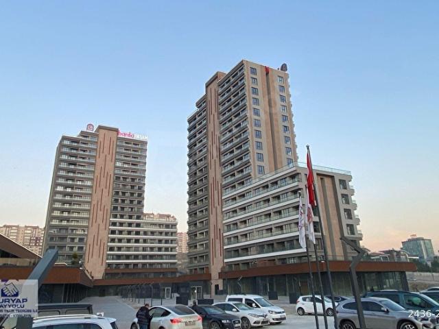 Bordo Yaşam Sitesinde Ebeveyn Banyolu 2+1 Sıfır Ferah Satılık