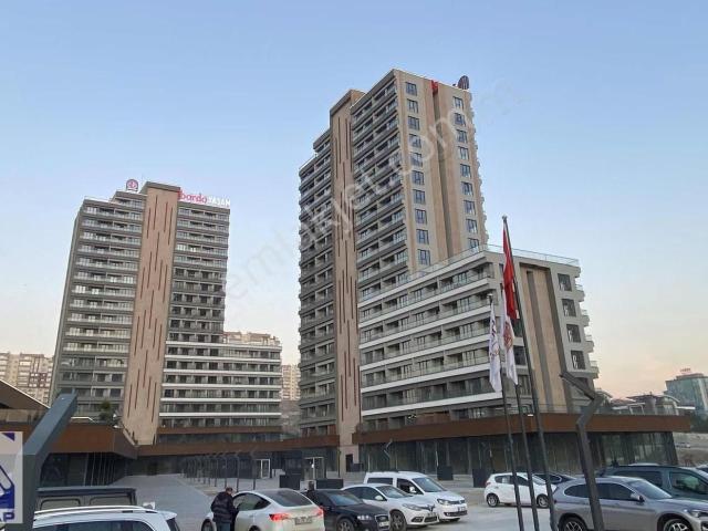 Bordo Yaşamda 2+1 Ebeveyn Banyolu Merkezi Konumda Harika Satılık