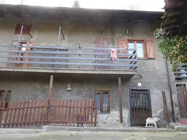 Borgata Piancopero 1 5 vani 142mq