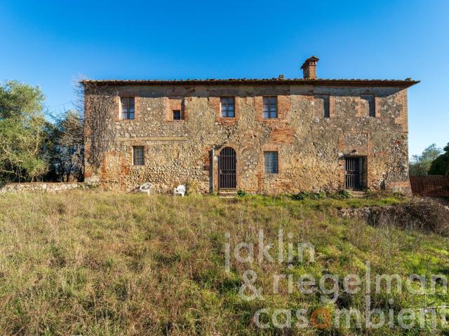 Borgo a 12 km da Siena 1105m² Sovicille