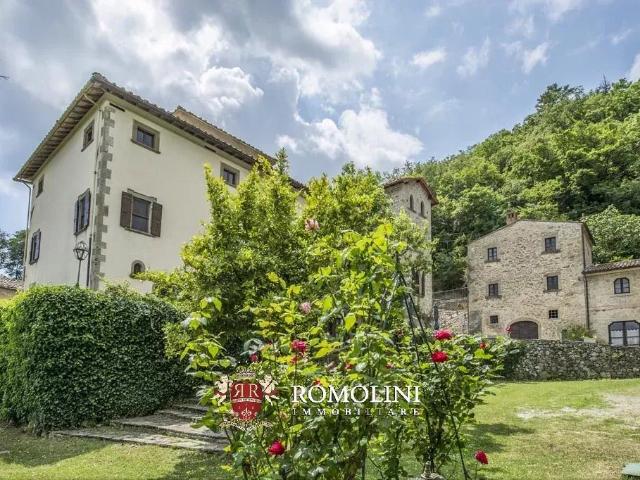 Borgo Medievale Ristrutturato In Vendita In Toscana, Arezzo 1985m² Capolona