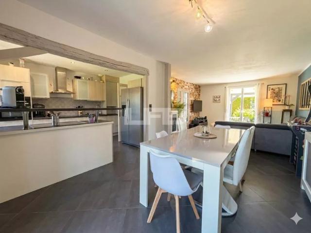 Bornel à 8 min Plain pied 100 m² avec piscine, garage et terrain 1 652 m² — Andeville