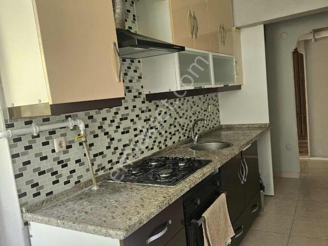 Bornova Merkez Erzene Mahallesinde Kiralık 2+1 Giriş Kat Daire